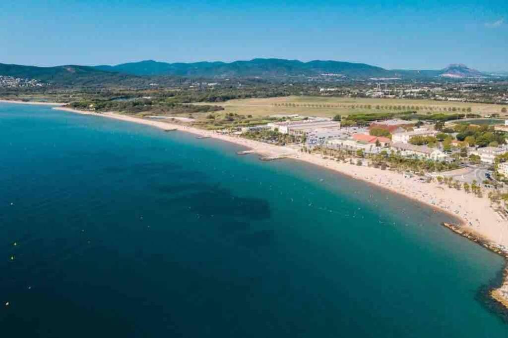 Location Port Frejus, Bord De Mer Kültér fotó